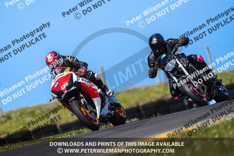 anglesey no limits trackday;anglesey photographs;anglesey trackday photographs;enduro digital images;event digital images;eventdigitalimages;no limits trackdays;peter wileman photography;racing digital images;trac mon;trackday digital images;trackday photos;ty croes